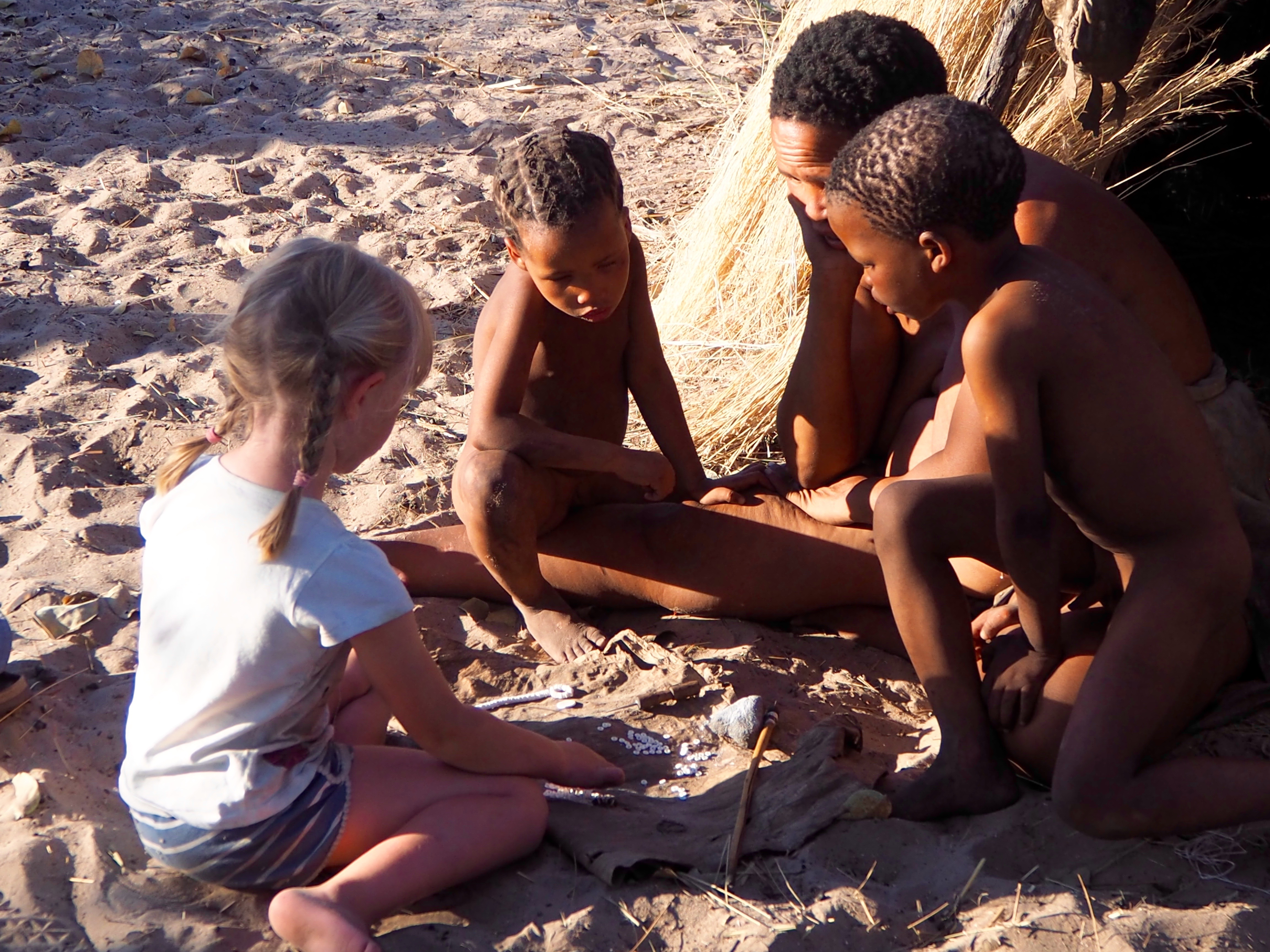 Bushmen camp Fiume Namibia Grootfontain Buschmänner San Safari lebendiges Museum Familienreise