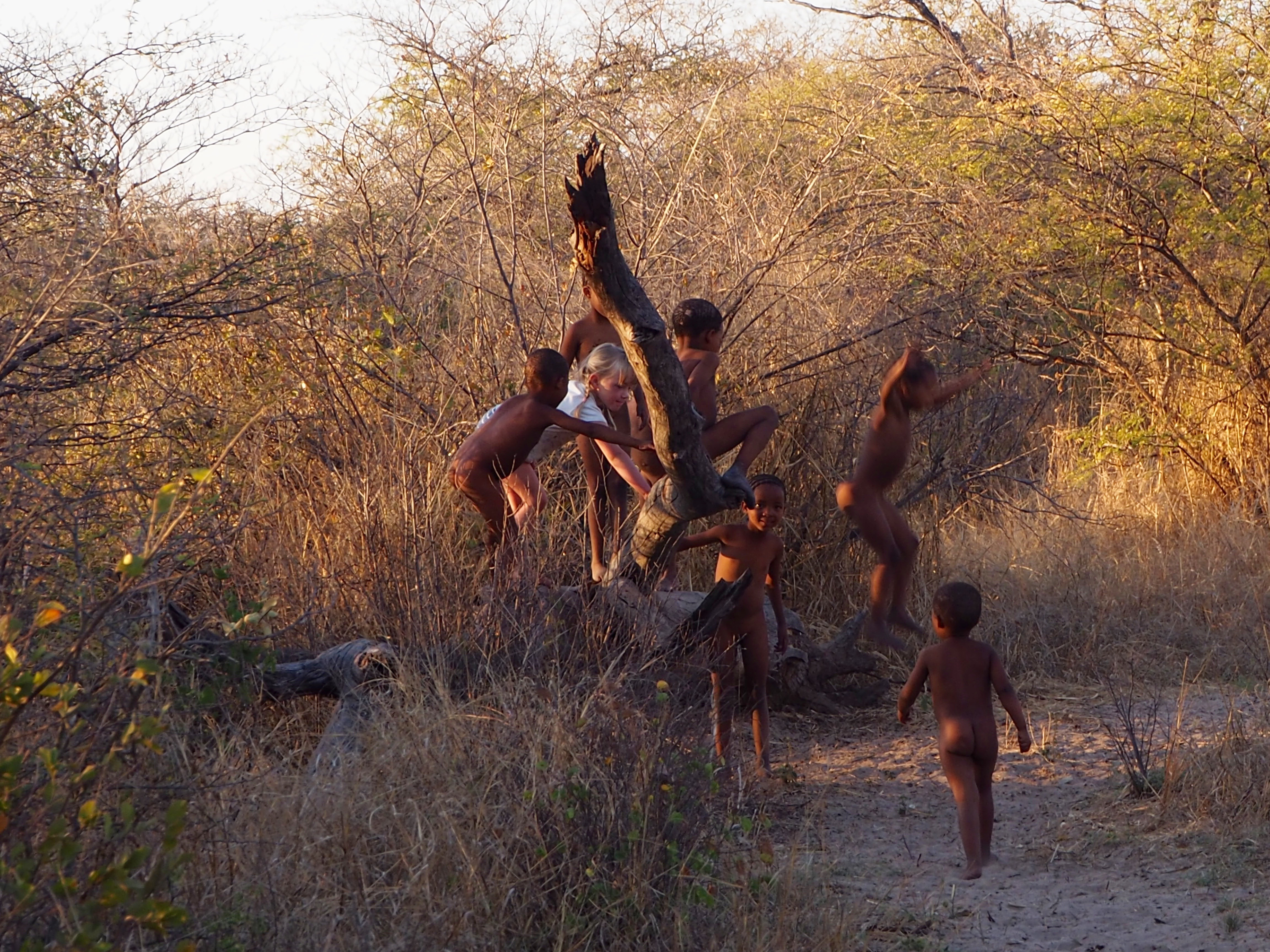 Bushmen camp Fiume Namibia Grootfontain Buschmänner San Safari lebendiges Museum Familienreise